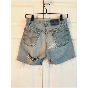 Vintage thrashed Levi’s 505 cutoffs